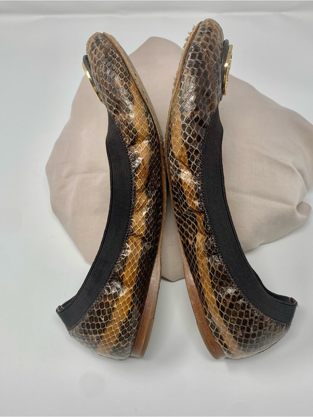 Tory Burch Caroline snake print leather ballet flats gold logo medallion  Sz 8M - Picture 4 of 8